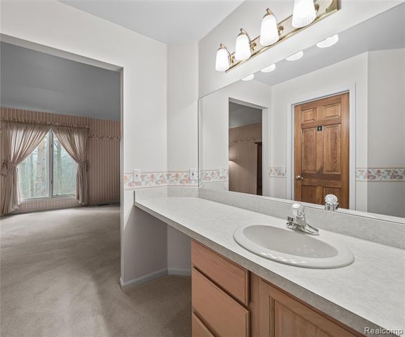 10779 Brooks Lane, Plymouth, MI 48170