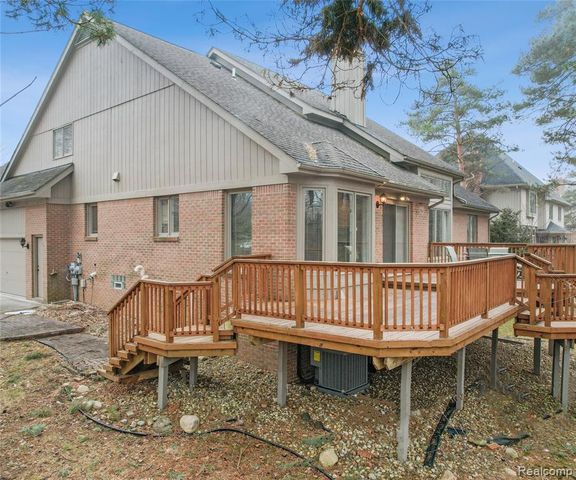 10779 Brooks Lane, Plymouth, MI 48170