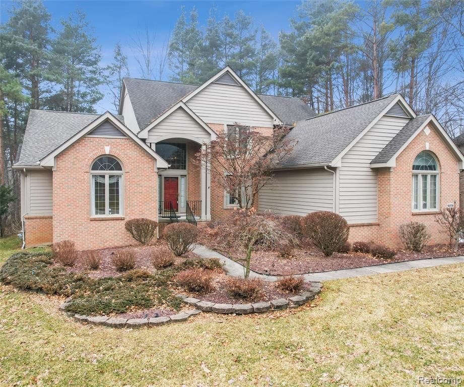 10779 Brooks Lane, Plymouth, MI 48170