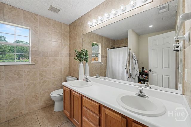 127 Chapel Drive, Savannah, GA 31406