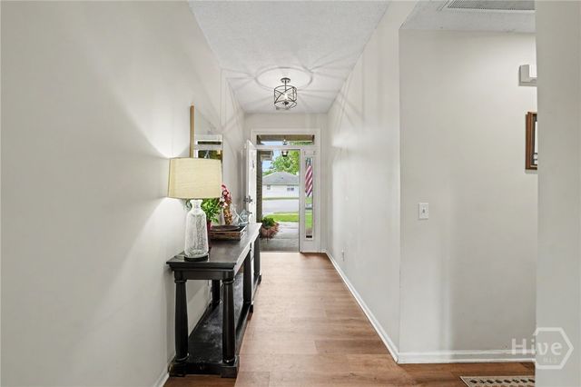 127 Chapel Drive, Savannah, GA 31406