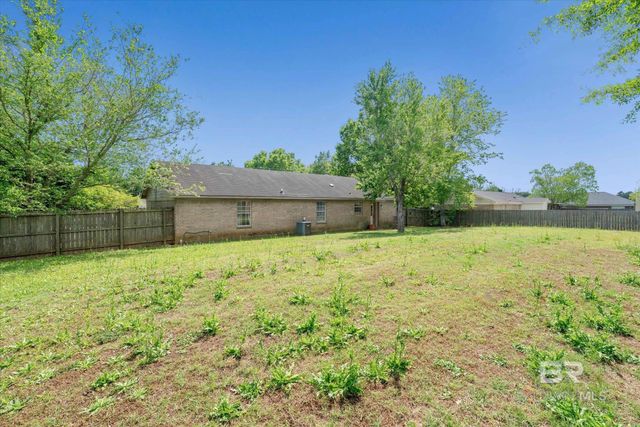 10221 Woodmere Drive, Fairhope, AL 36532
