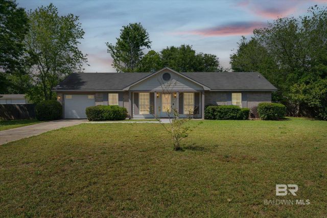 10221 Woodmere Drive, Fairhope, AL 36532