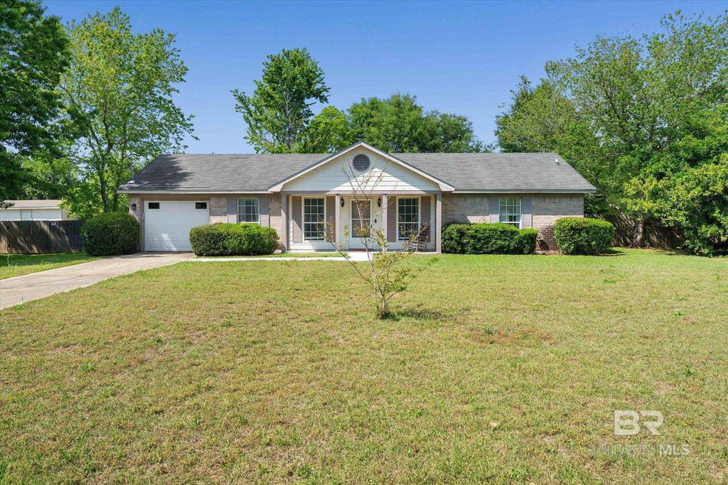 10221 Woodmere Drive, Fairhope, AL 36532