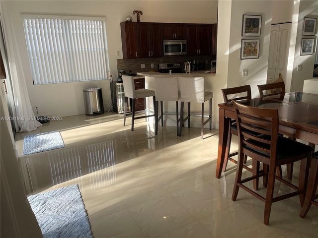 805 Falling Water Road, Weston, FL 33326