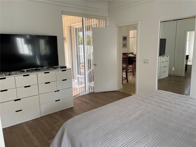 805 Falling Water Road, Weston, FL 33326