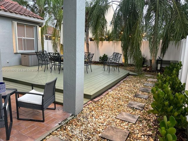 805 Falling Water Road, Weston, FL 33326