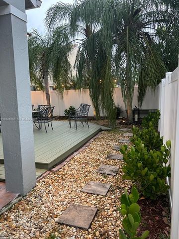 805 Falling Water Road, Weston, FL 33326