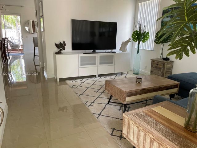 805 Falling Water Road, Weston, FL 33326