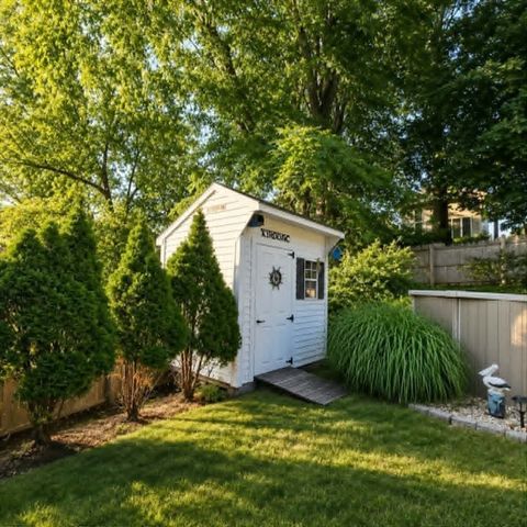 18 Hunnewell Rd, Worcester, MA 01606