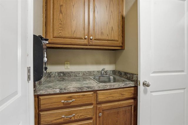 8913 NW 113th Street, Oklahoma City, OK 73162