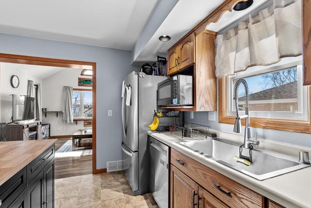 631 S 32nd STREET, Manitowoc, WI 54220