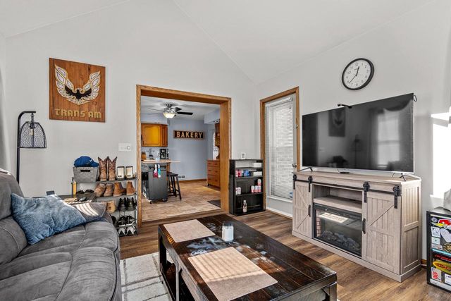 631 S 32nd STREET, Manitowoc, WI 54220