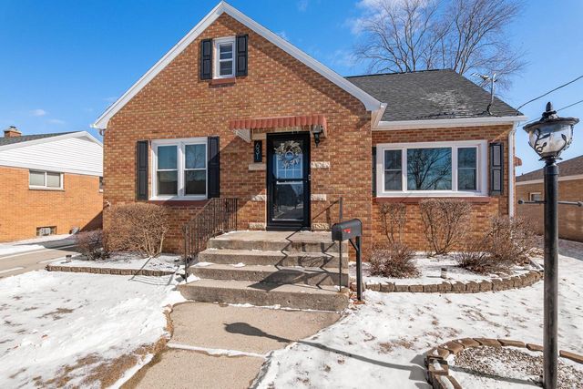 631 S 32nd STREET, Manitowoc, WI 54220