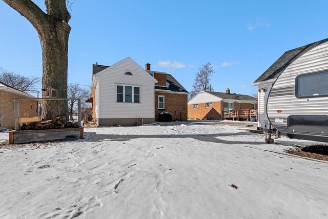 631 S 32nd STREET, Manitowoc, WI 54220