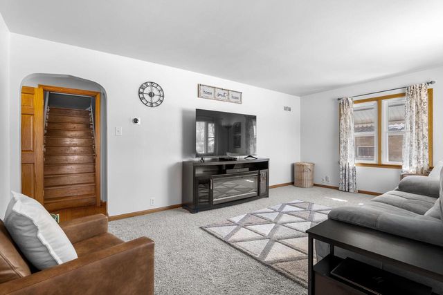 631 S 32nd STREET, Manitowoc, WI 54220