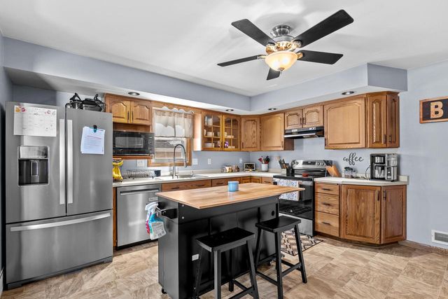 631 S 32nd STREET, Manitowoc, WI 54220