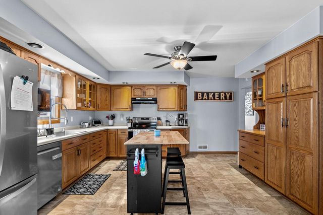 631 S 32nd STREET, Manitowoc, WI 54220