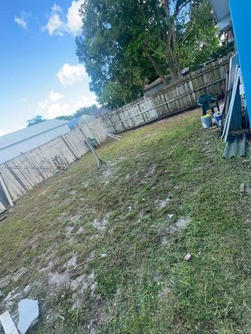 19123 NW 35th Ave, Miami Gardens, FL 33056