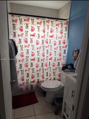 19123 NW 35th Ave, Miami Gardens, FL 33056