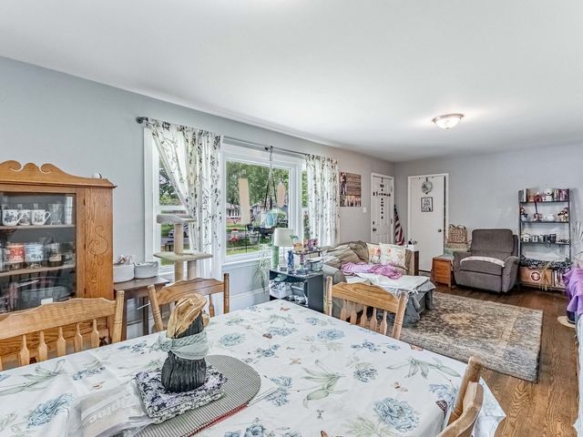 405 N Iowa Avenue, Villa Park, IL 60181