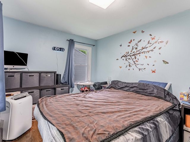 405 N Iowa Avenue, Villa Park, IL 60181