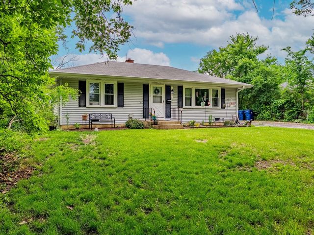 405 N Iowa Avenue, Villa Park, IL 60181