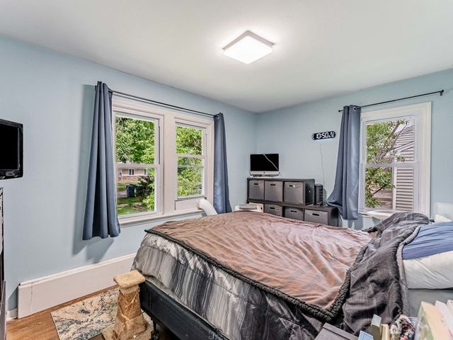 405 N Iowa Avenue, Villa Park, IL 60181