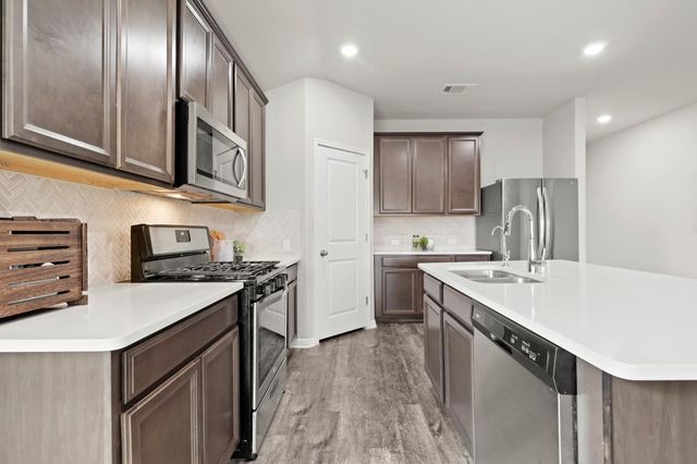 321 Durango Downs DR, Hutto, TX 78634