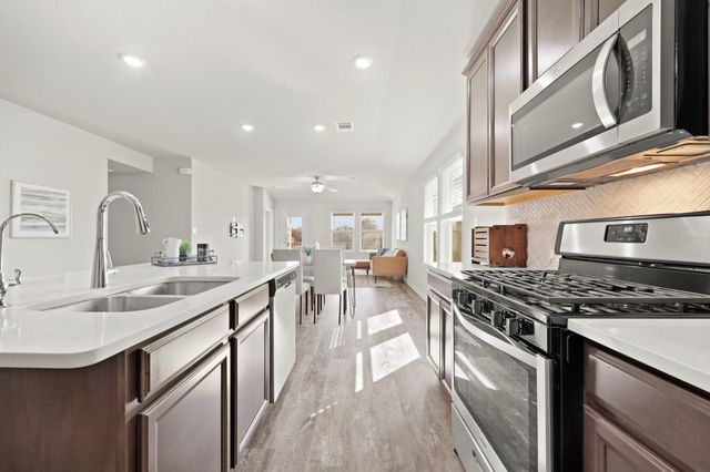 321 Durango Downs DR, Hutto, TX 78634