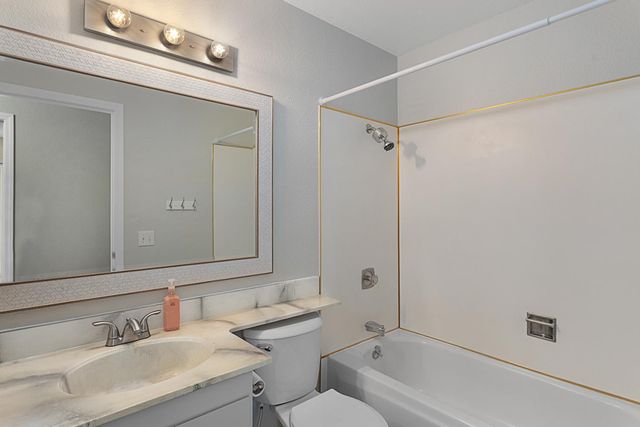 1038 Mikkelsen Dr, Auburn, CA 95603