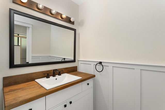 1038 Mikkelsen Dr, Auburn, CA 95603