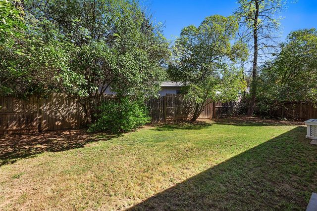 1038 Mikkelsen Dr, Auburn, CA 95603