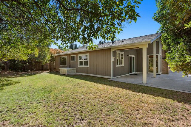 1038 Mikkelsen Dr, Auburn, CA 95603