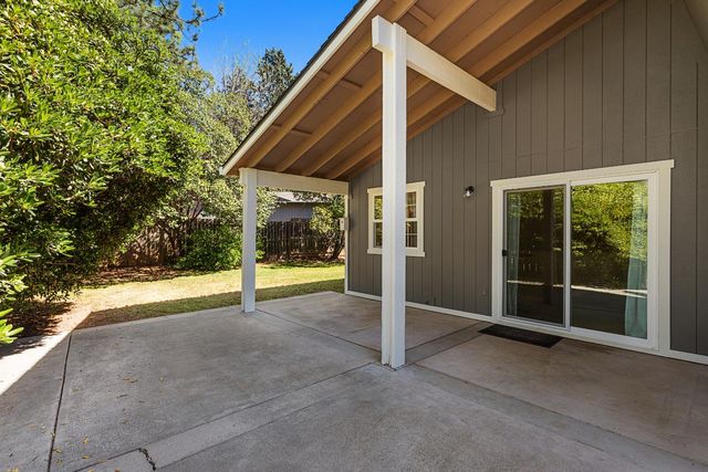 1038 Mikkelsen Dr, Auburn, CA 95603