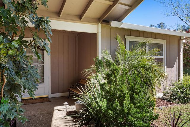 1038 Mikkelsen Dr, Auburn, CA 95603