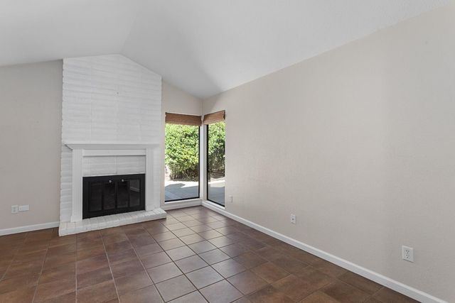 1038 Mikkelsen Dr, Auburn, CA 95603