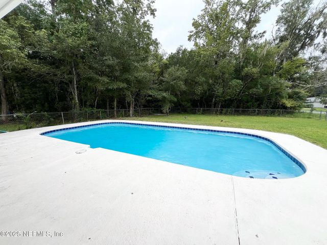 300 E LATTIN Street, Hastings, FL 32145