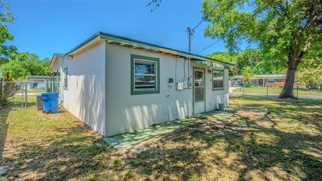 5617 HALIFAX DRIVE, Tampa, FL 33615