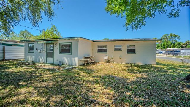 5617 HALIFAX DRIVE, Tampa, FL 33615