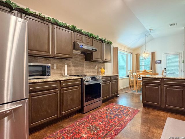 22303 Mesa Butte, San Antonio, TX 78258