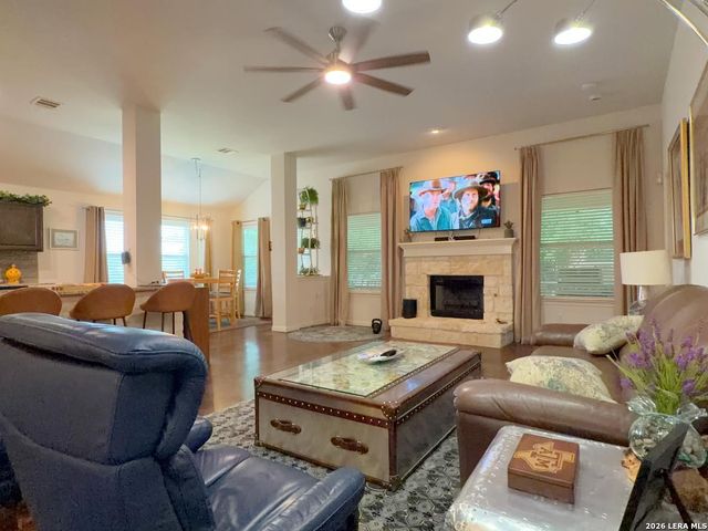 22303 Mesa Butte, San Antonio, TX 78258
