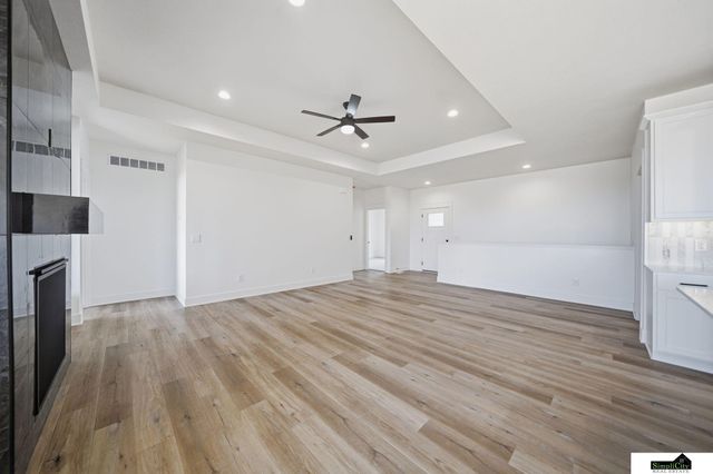 8631 S 49th Street, Lincoln, NE 68516