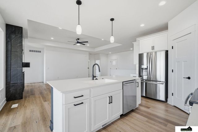 8631 S 49th Street, Lincoln, NE 68516