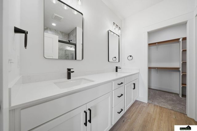 8631 S 49th Street, Lincoln, NE 68516