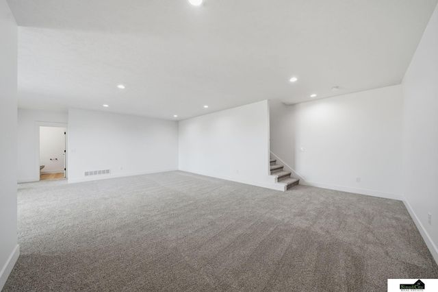 8631 S 49th Street, Lincoln, NE 68516