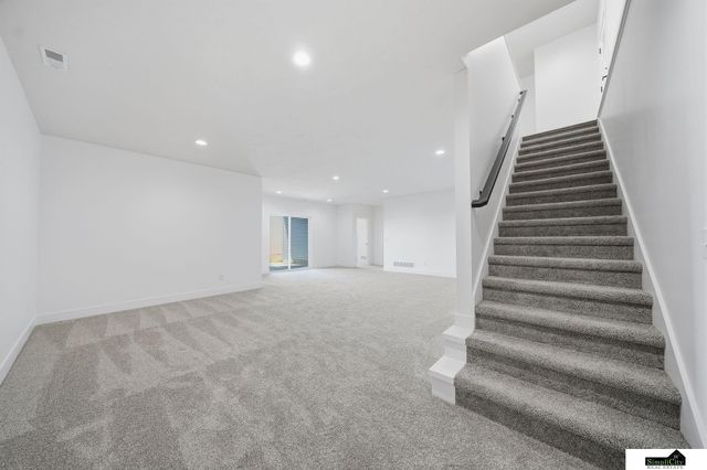 8631 S 49th Street, Lincoln, NE 68516