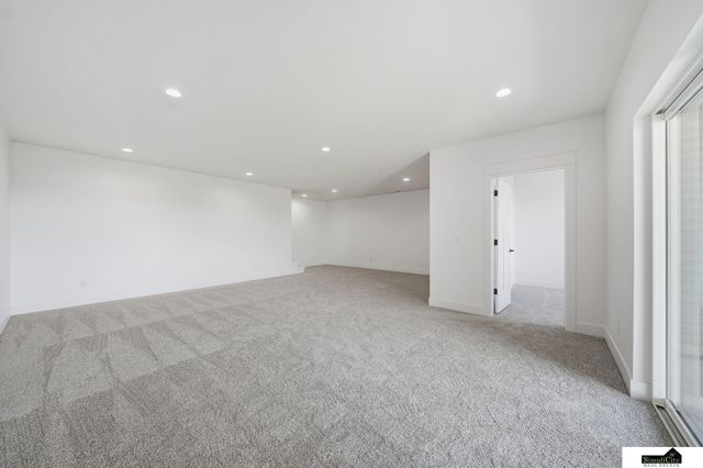 8631 S 49th Street, Lincoln, NE 68516