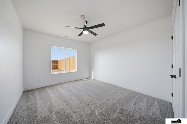 8631 S 49th Street, Lincoln, NE 68516