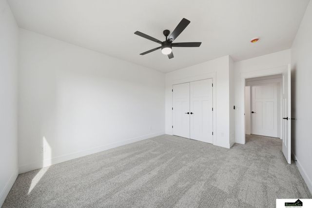 8631 S 49th Street, Lincoln, NE 68516